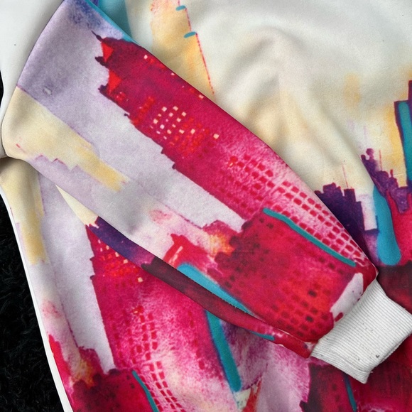 Abstract Art NYC Skyline Sweatshirt 🎨🌇 - Picture 2 of 5